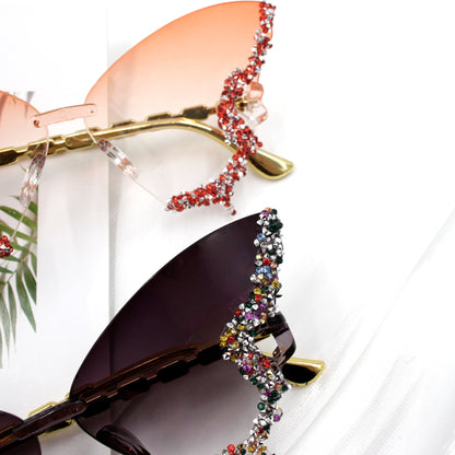 Novel diamond-encrusted butterfly-shaped sunglasses for women, fashionable and unique, bold frameless black sunglasses