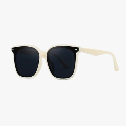 Retro classic style sunglasses with beige frames, semi-transparent black lenses, large frame, fashionable and simple