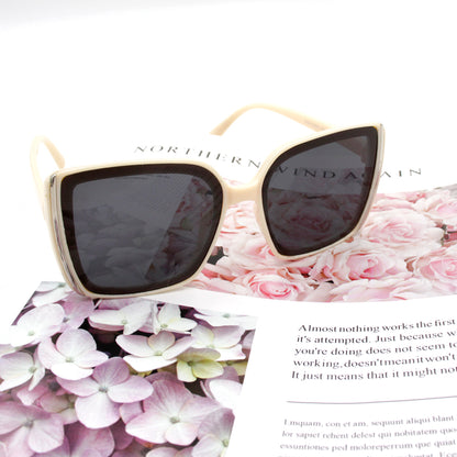 Retro classic style sunglasses with beige frames, semi-transparent black lenses, large frame, fashionable and simple