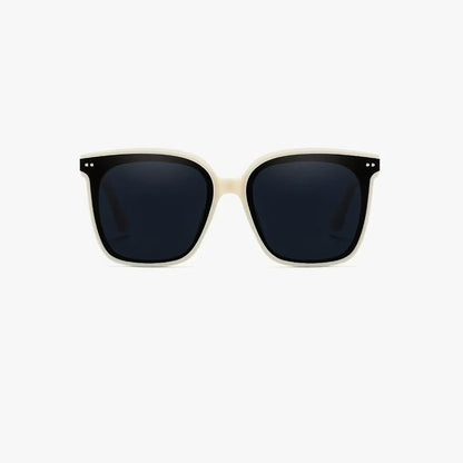 Retro classic style sunglasses with beige frames, semi-transparent black lenses, large frame, fashionable and simple
